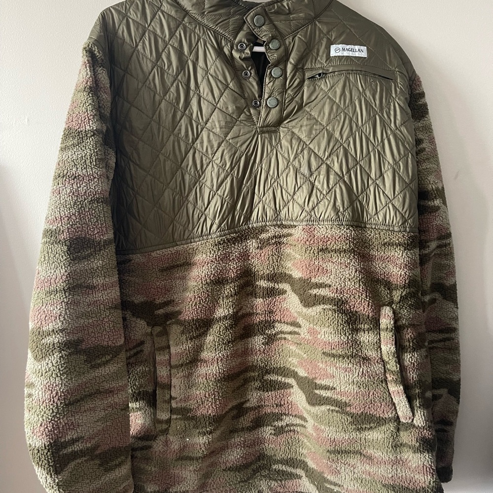 men’s camo puffer